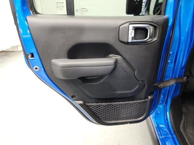 New 2024 Jeep Gladiator Willys image 25