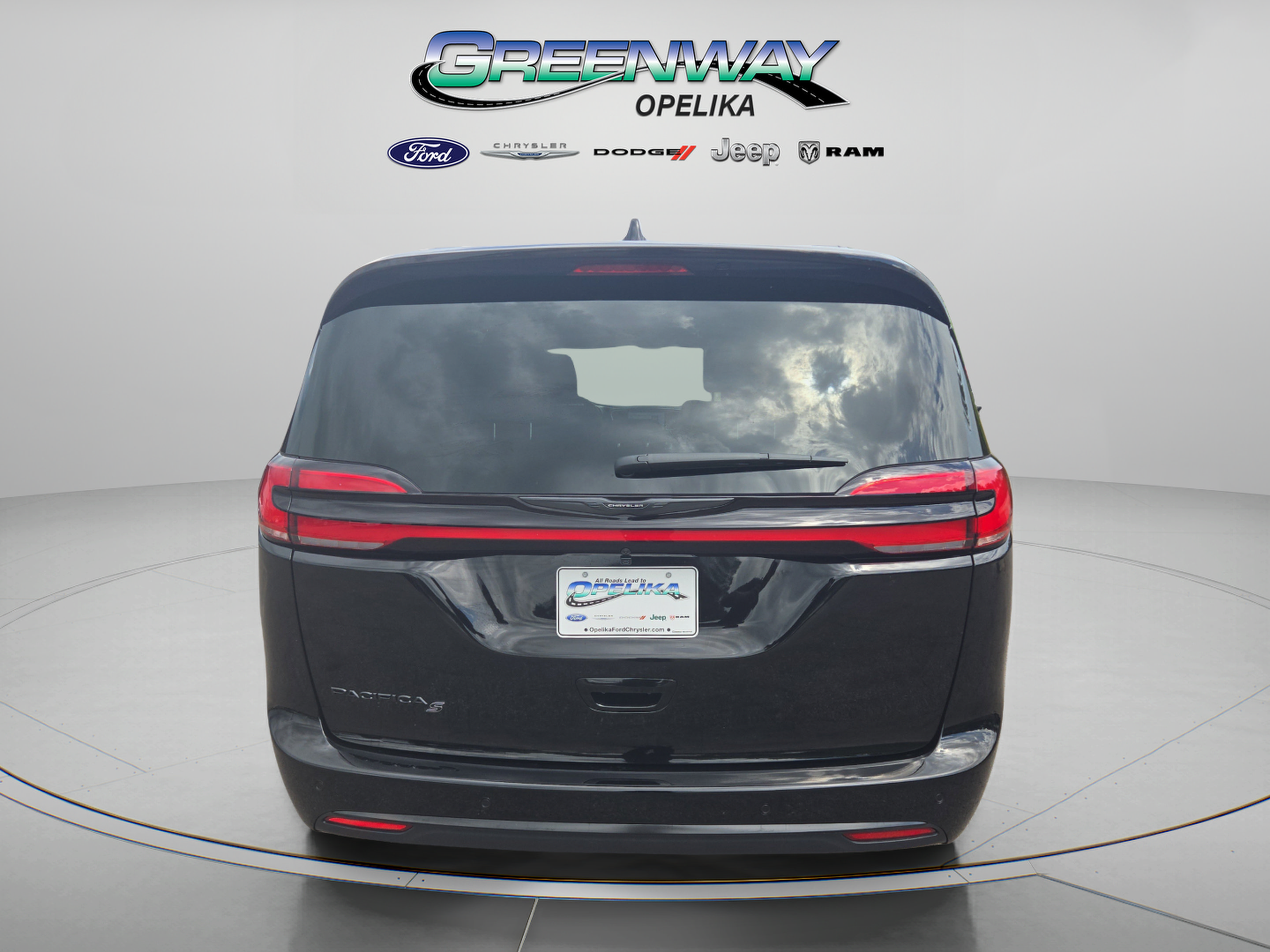 New 2026 Chrysler Pacifica Select w/ S Appearance Package FWD image 4