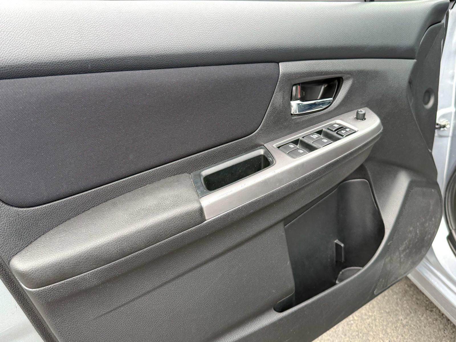 Used 2015 Subaru Impreza 2.0i Premium image 17