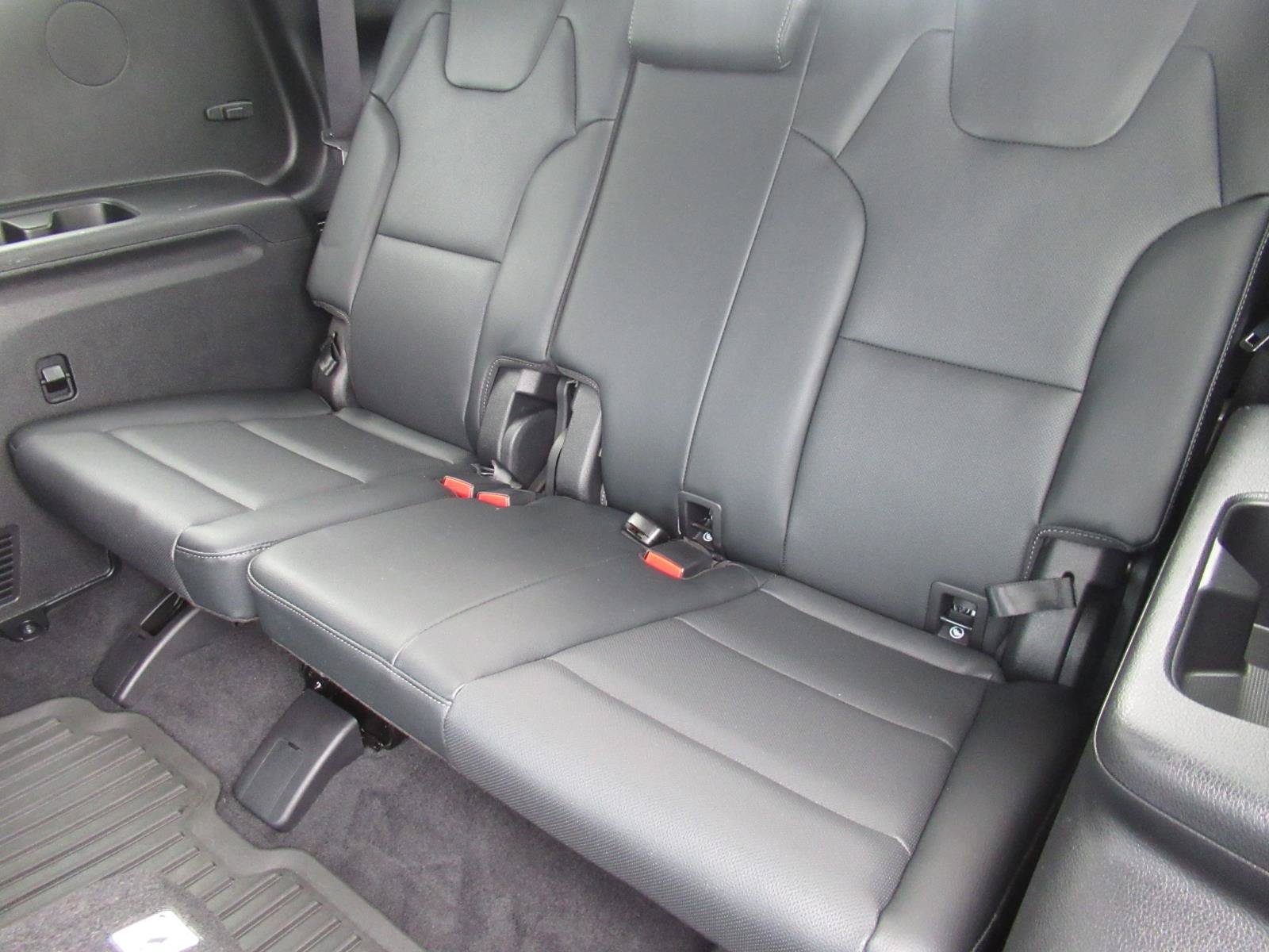 Used 2024 Kia Telluride EX w/ EX Captain's Chair Package FWD image 39