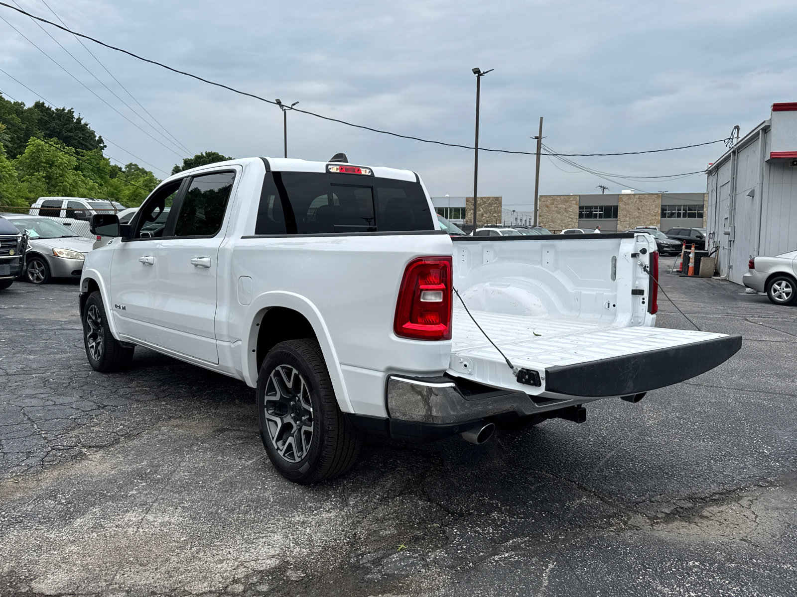 Used 2025 RAM 1500 Laramie AWD/4WD image 19