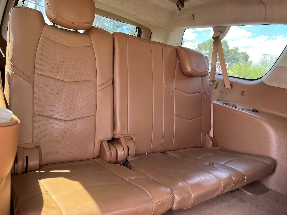 Used 2015 Cadillac Escalade ESV Platinum AWD/4WD image 17