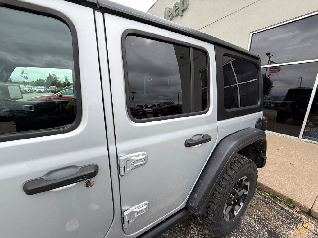 Used 2024 Jeep Wrangler Unlimited Rubicon 4xe AWD/4WD image 34