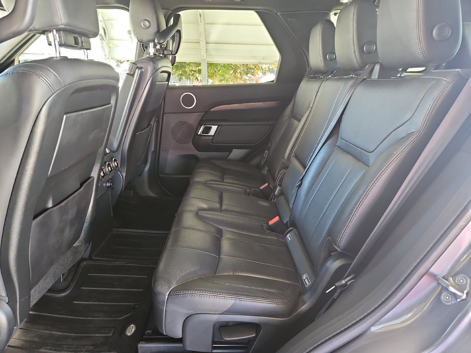 Used 2019 Land Rover Discovery HSE AWD/4WD image 21