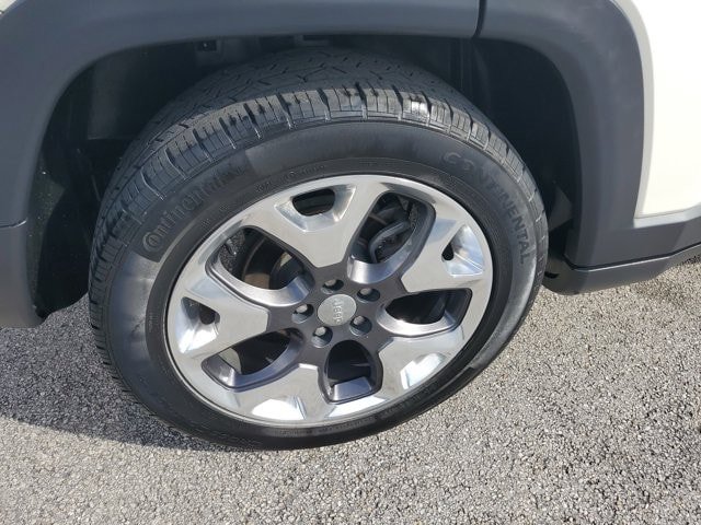 Certified 2019 Jeep Compass Limited FWD image 9