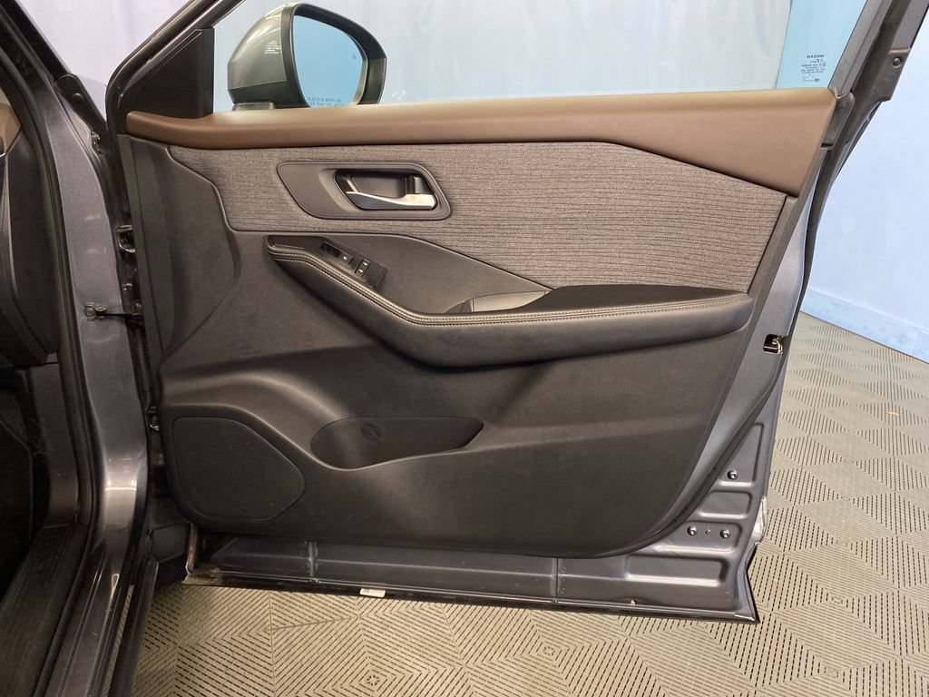 Used 2023 Nissan Rogue SV AWD/4WD image 42