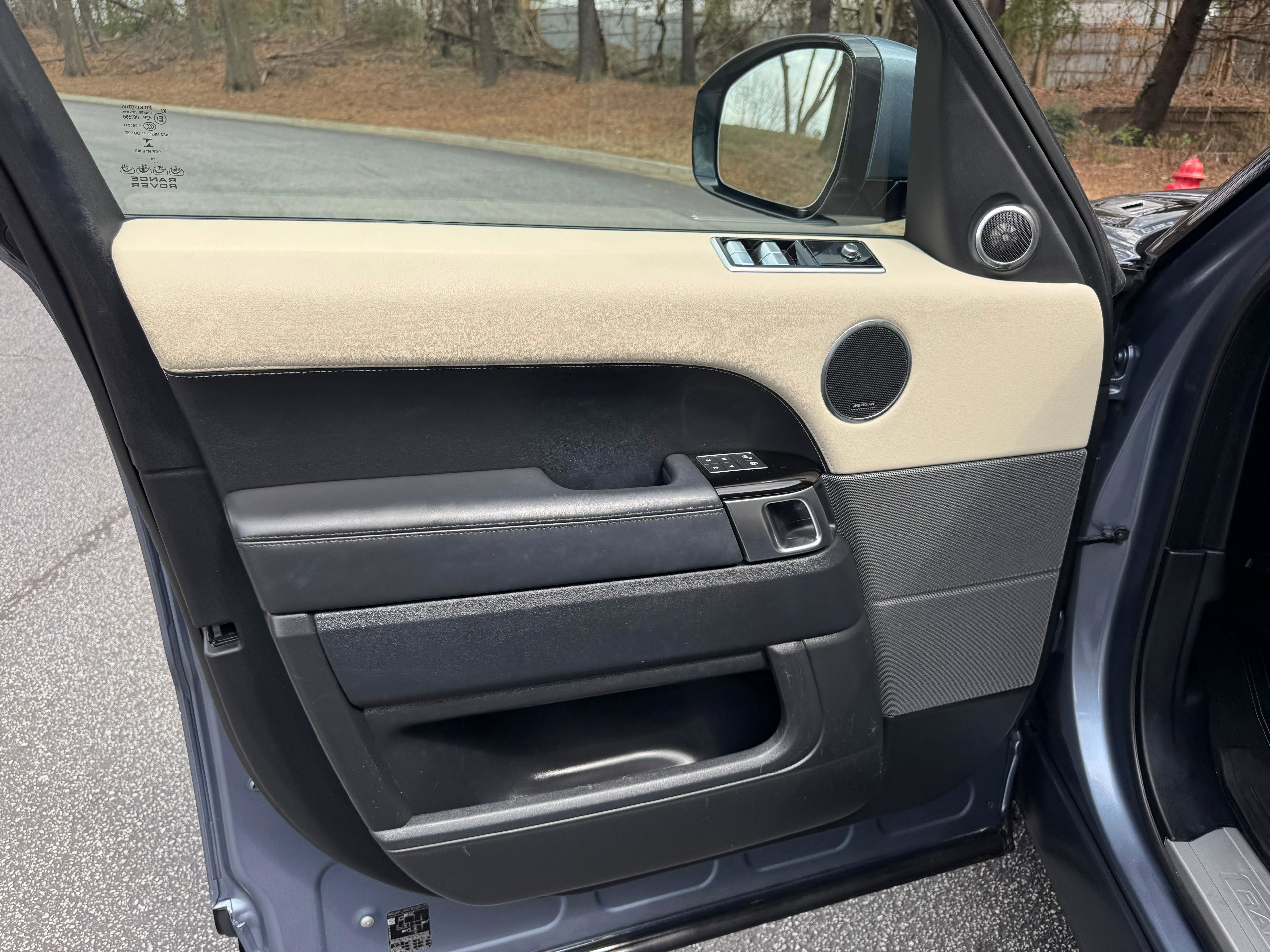 Used 2019 Land Rover Range Rover Sport HSE AWD/4WD image 24