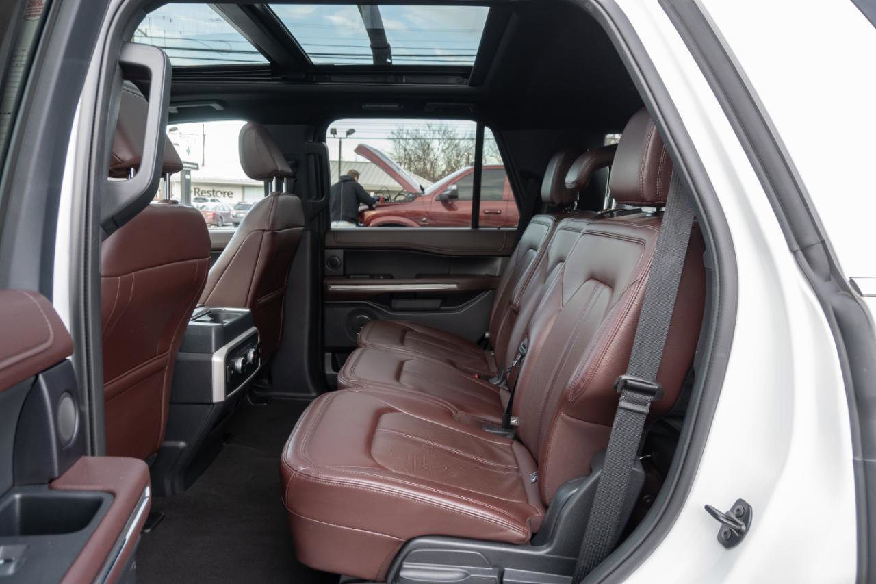 Used 2024 Ford Expedition Limited image 23