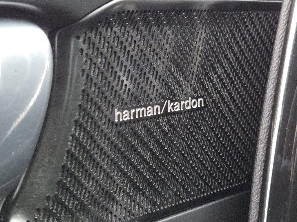 Used 2019 Volvo XC40 T5 R-Design image 21