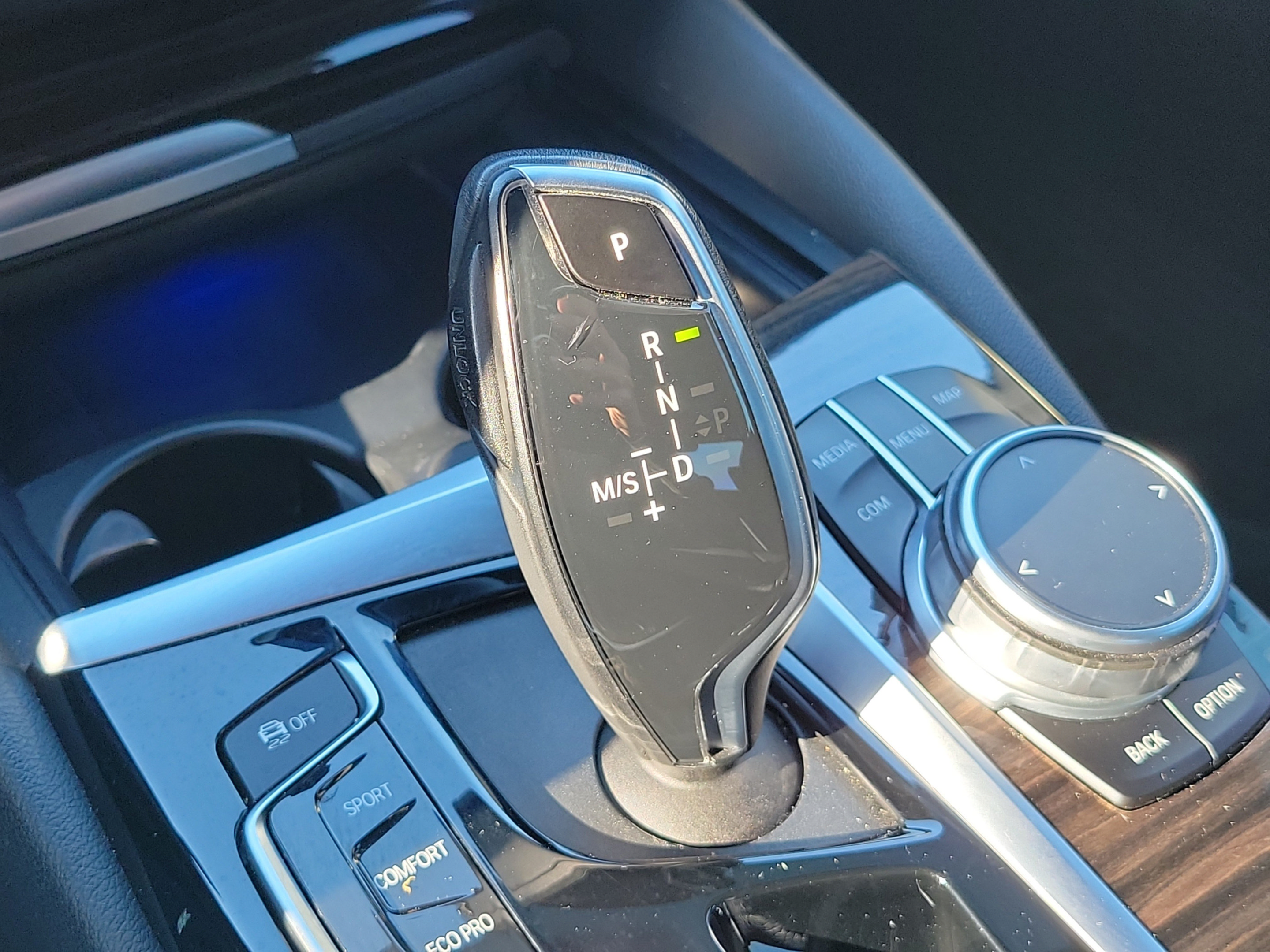 Used 2020 BMW 530e xDrive w/ Premium Package AWD/4WD image 32