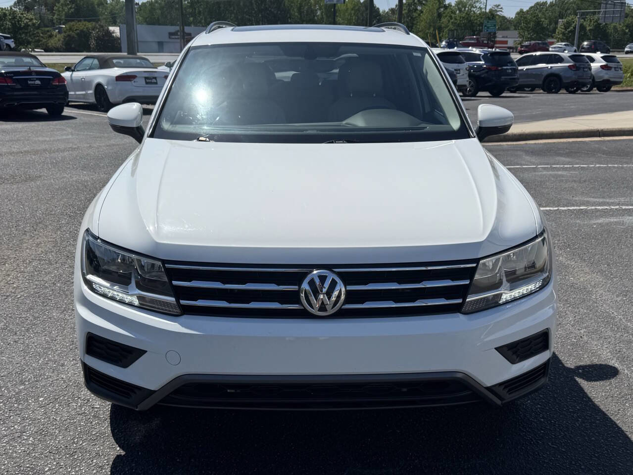 Used 2021 Volkswagen Tiguan SE image 2