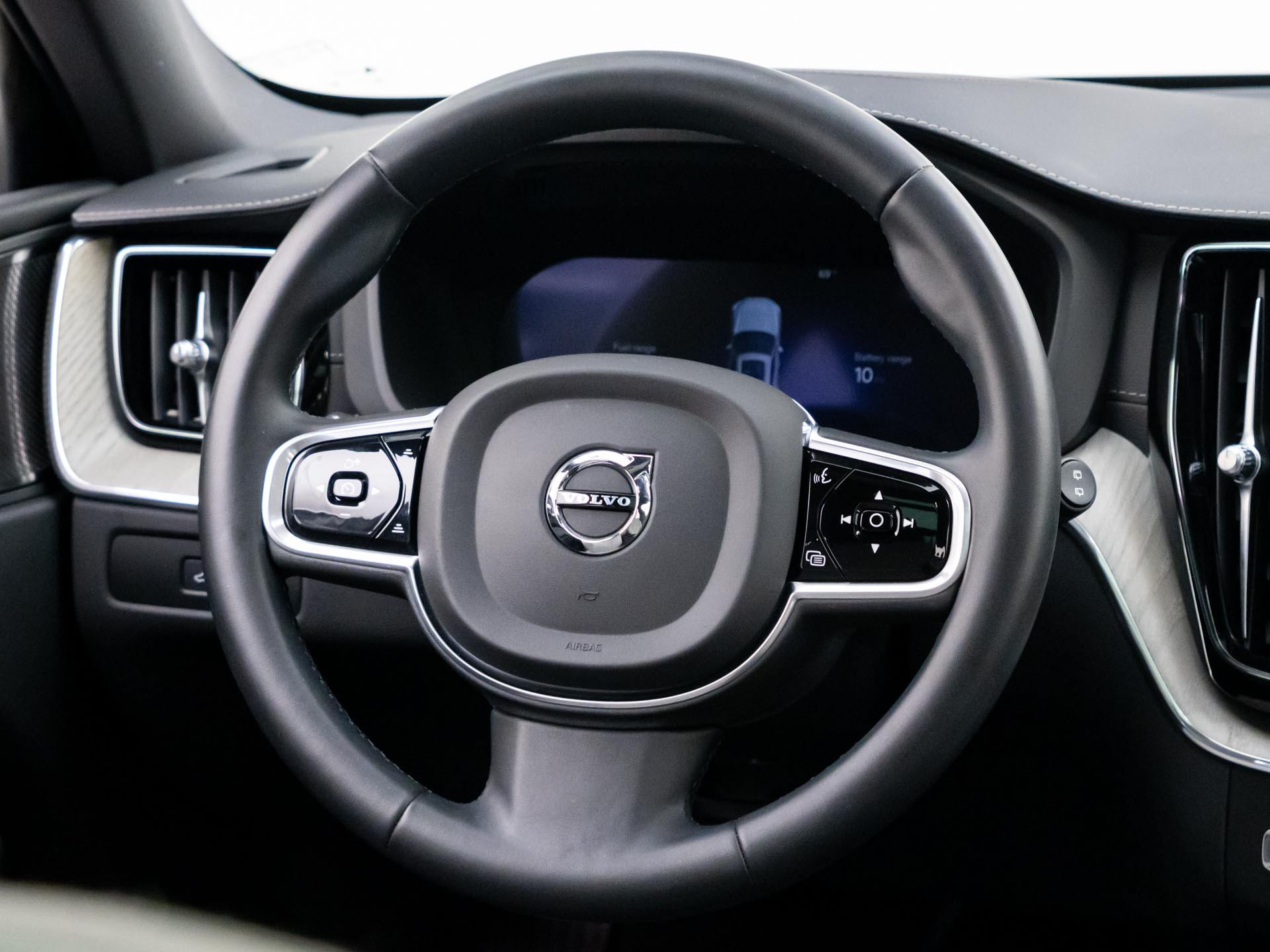 Used 2023 Volvo XC60 T8 Ultimate AWD/4WD image 10
