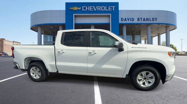 Used 2025 Chevrolet Silverado 1500 LT AWD/4WD image 9