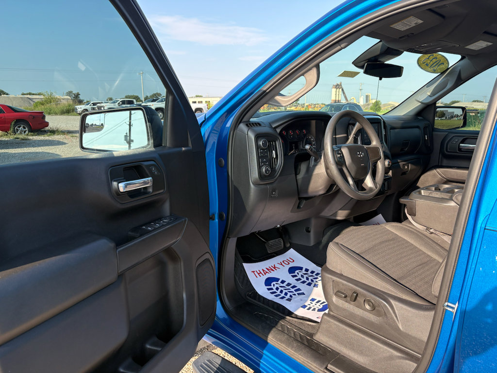 Used 2023 Chevrolet Silverado 1500 Custom Trail Boss AWD/4WD image 19