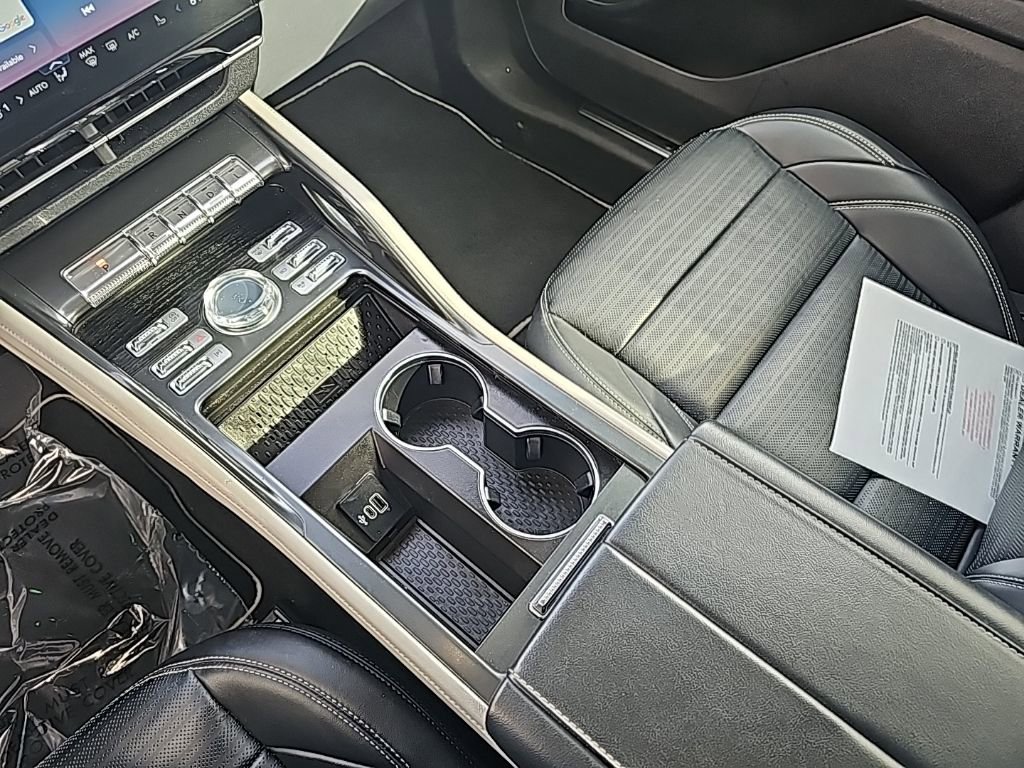 Used 2024 Lincoln Nautilus Reserve image 19