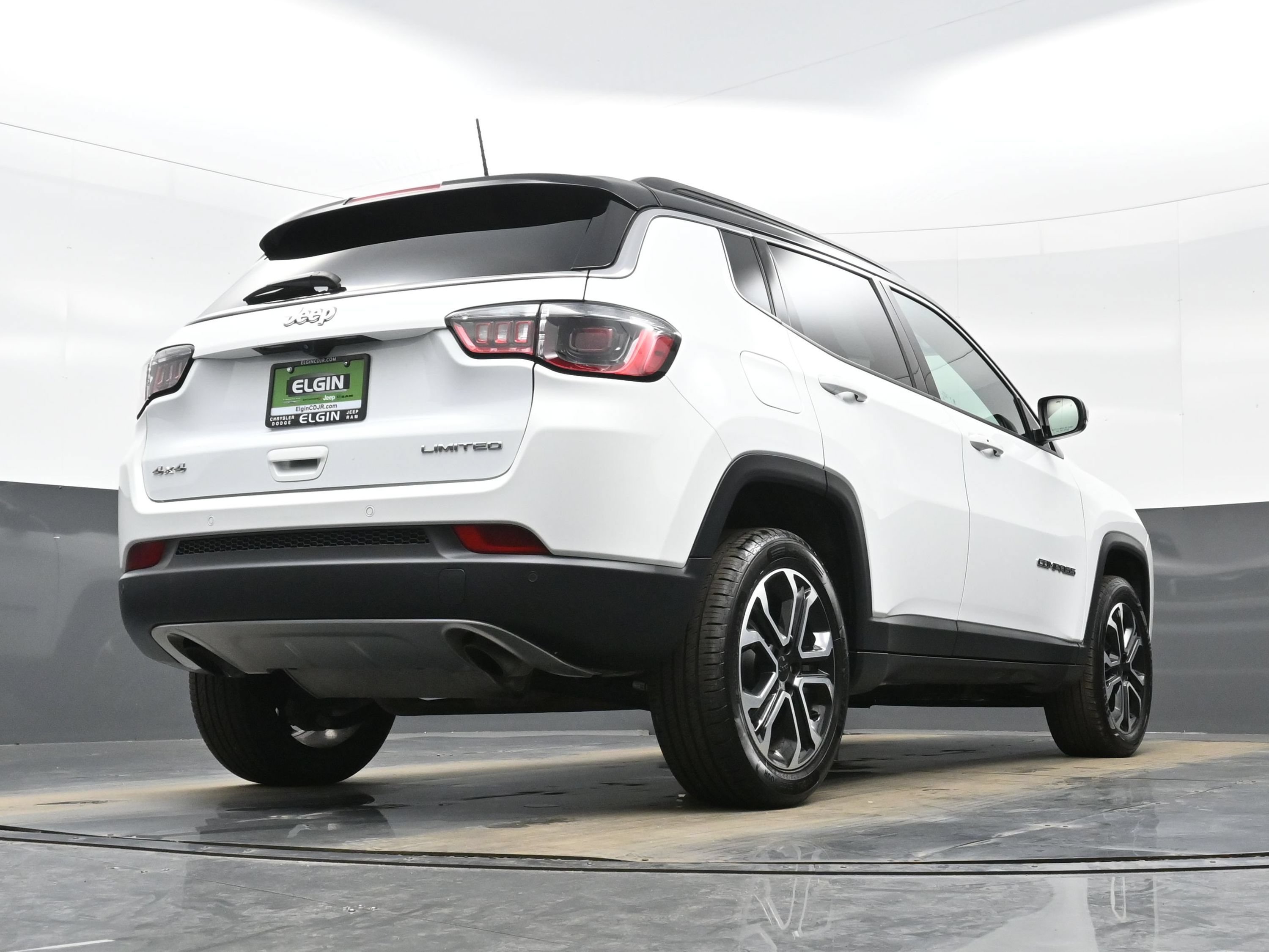 Used 2023 Jeep Compass Limited w/ Sun and Sound Group AWD/4WD image 33