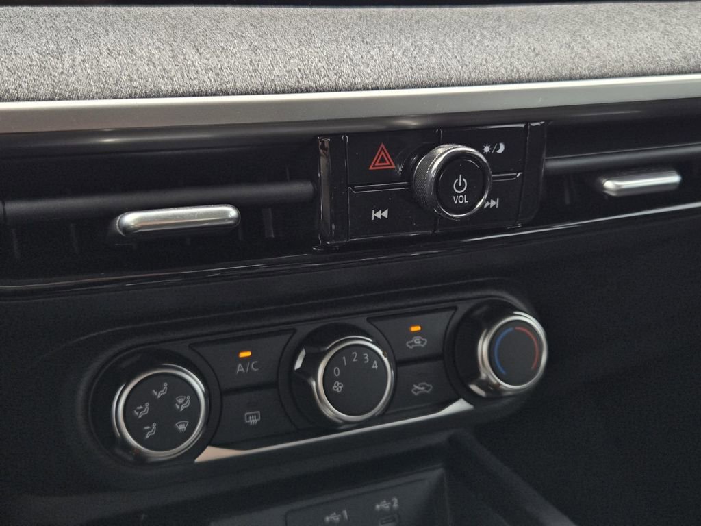New 2026 Nissan Kicks SV w/ Charging Package FWD image 21