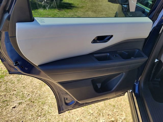 Used 2025 Nissan Pathfinder SV FWD image 29
