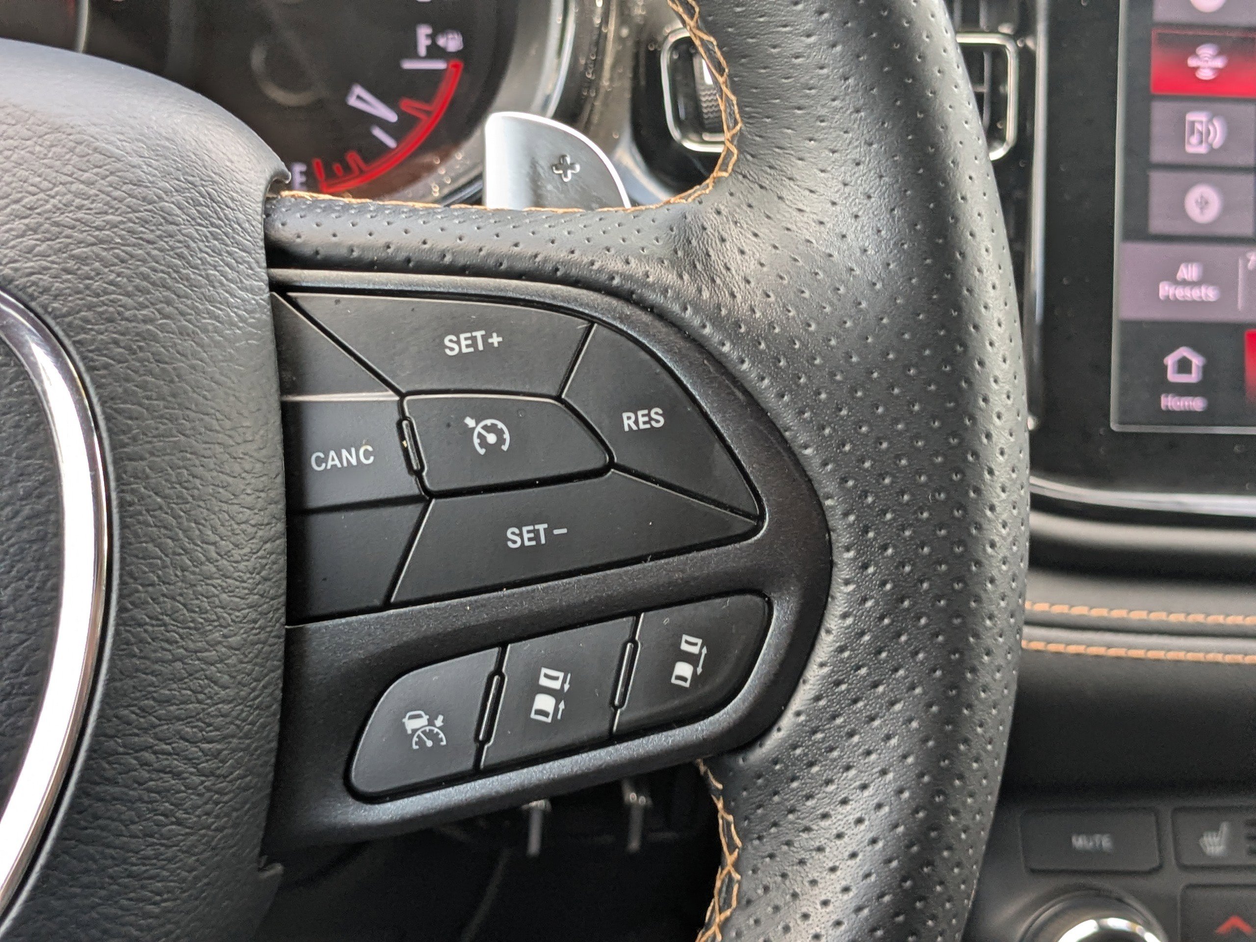 Used 2025 Dodge Durango R/T AWD/4WD image 26