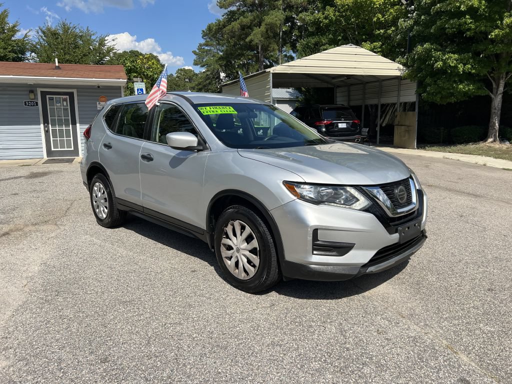Used 2018 Nissan Rogue S AWD/4WD image 3