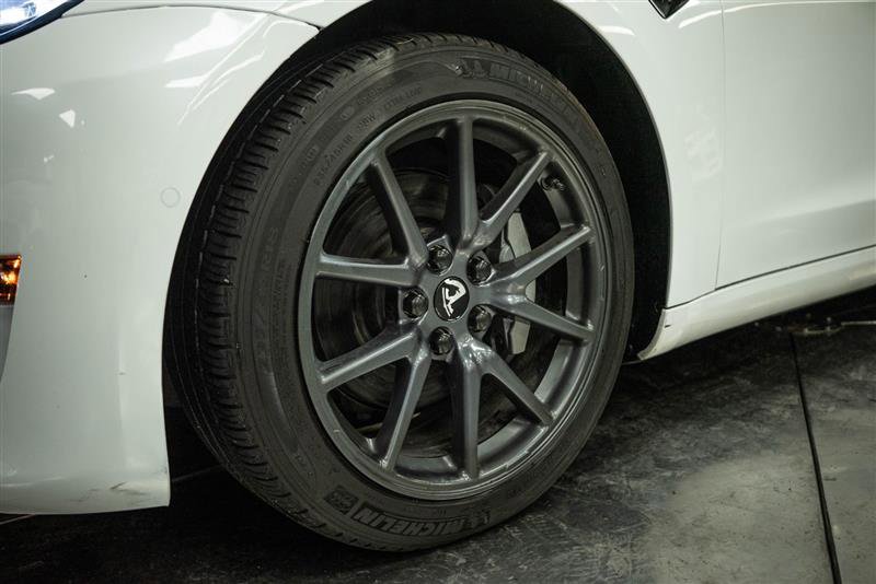 Used 2018 Tesla Model 3 Long Range image 3