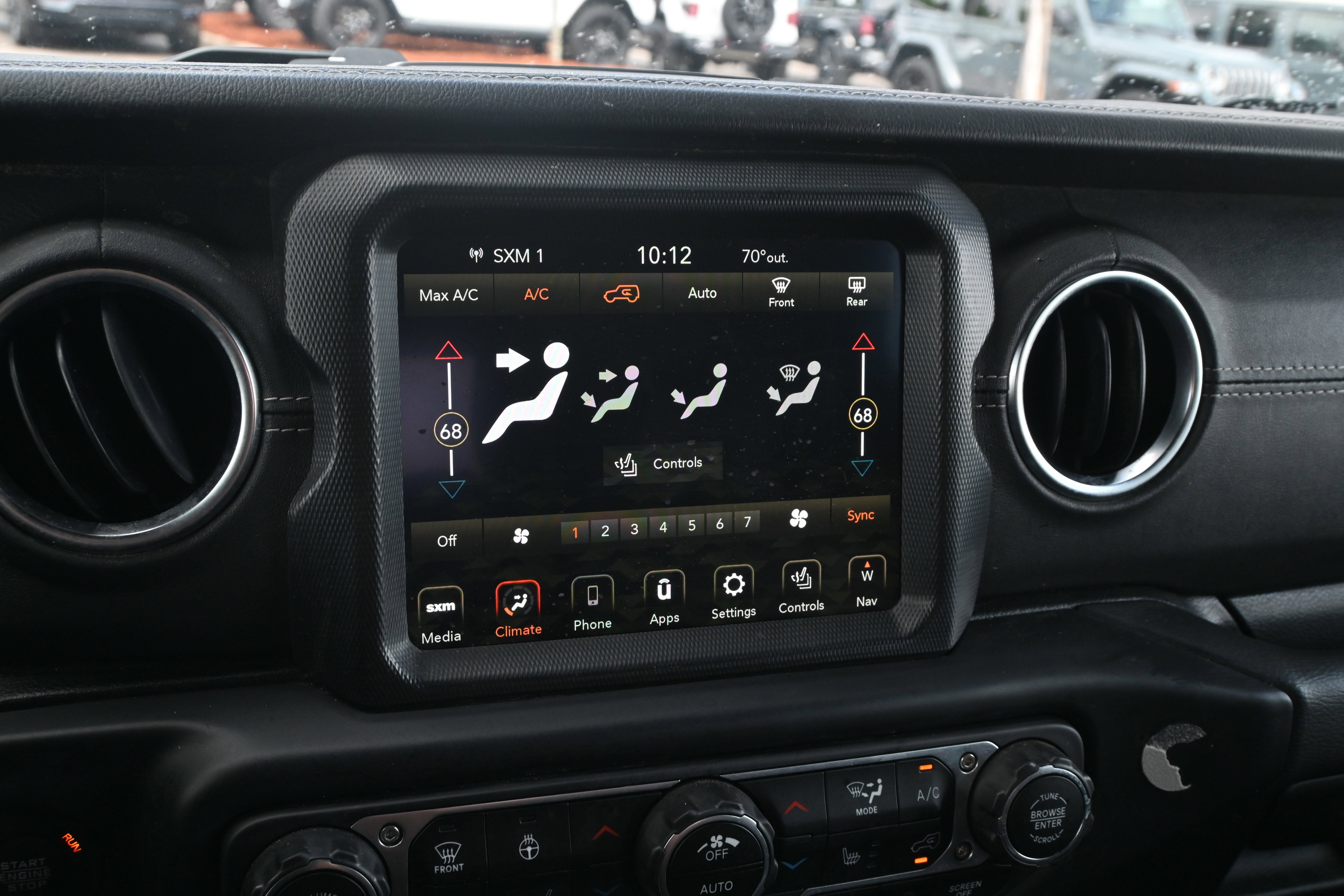 Used 2023 Jeep Wrangler Unlimited Sahara w/ Cold Weather Group AWD/4WD image 27