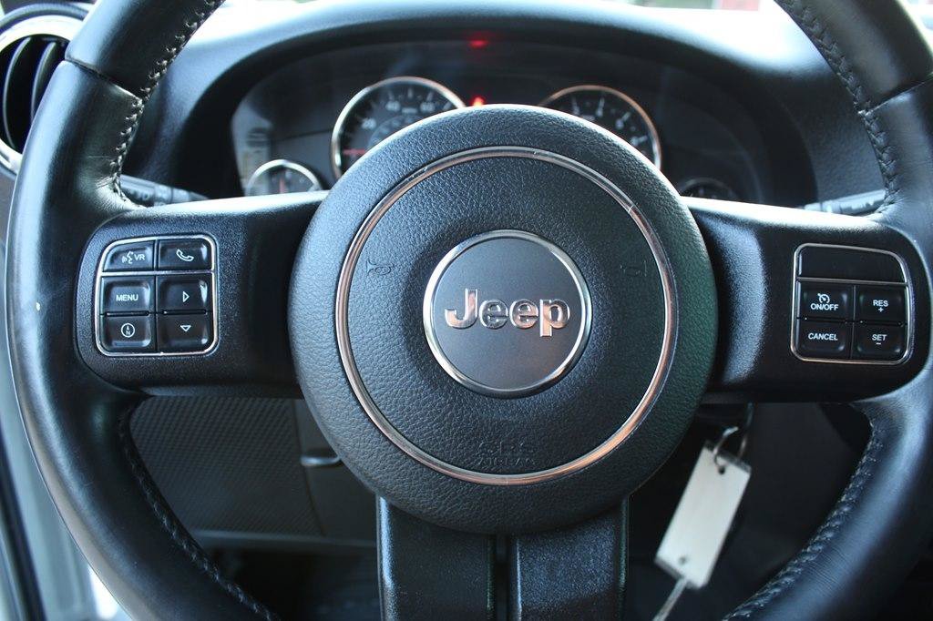Used 2017 Jeep Wrangler Unlimited Rubicon w/ Connectivity Group AWD/4WD image 23