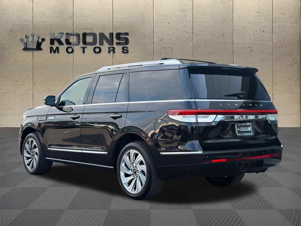 Used 2022 Lincoln Navigator Reserve AWD/4WD image 6