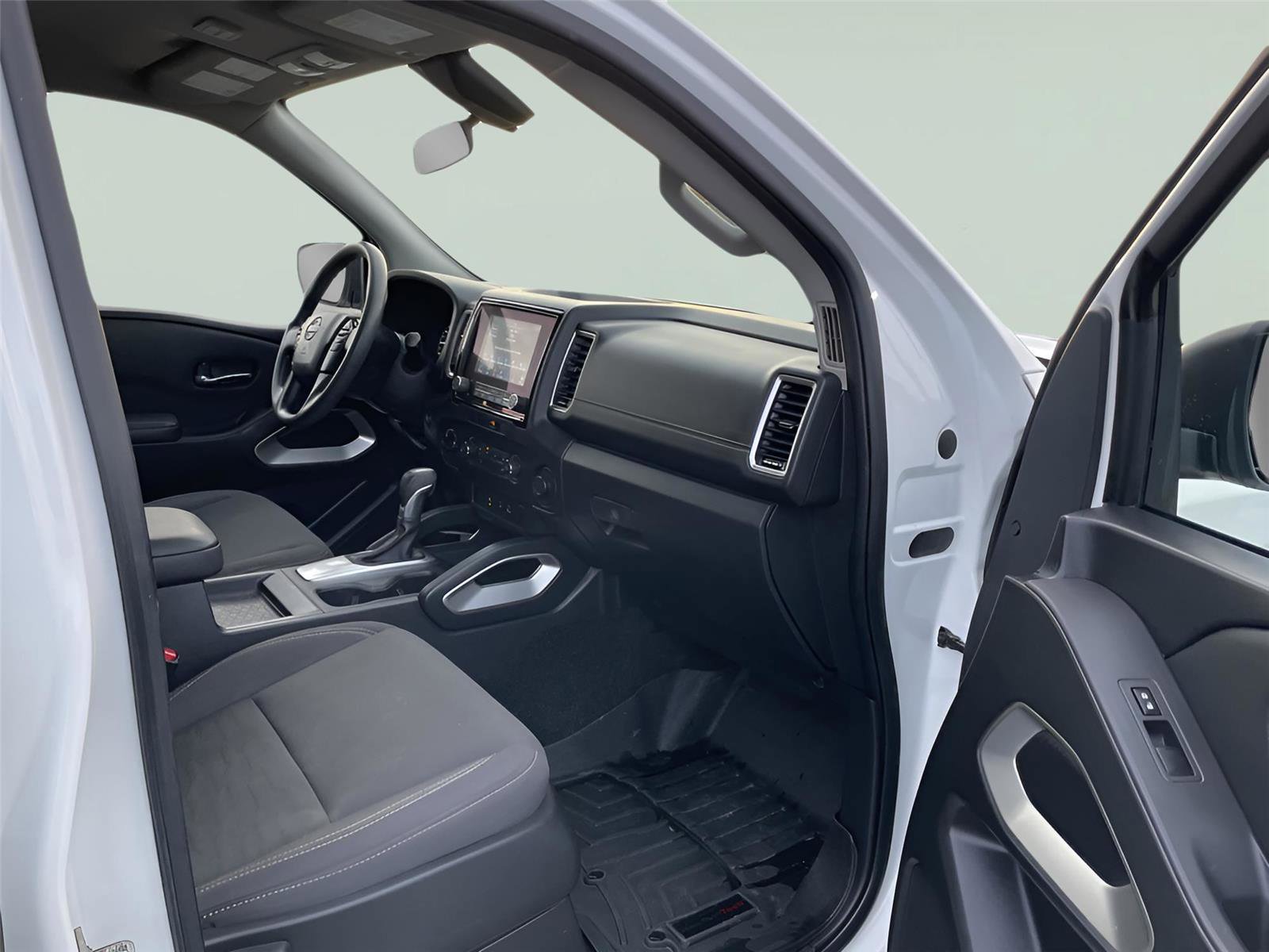 Used 2022 Nissan Frontier SV w/ Technology Package image 20