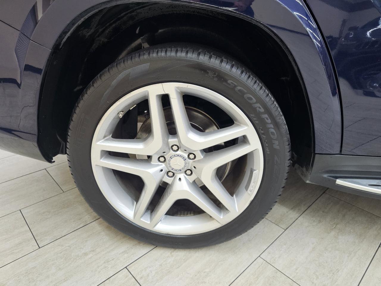 Used 2014 Mercedes-Benz GL 550 4MATIC image 42