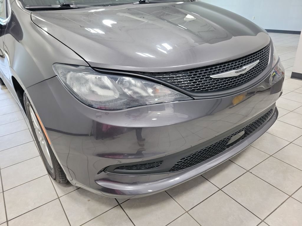 Used 2023 Chrysler Voyager LX FWD image 26