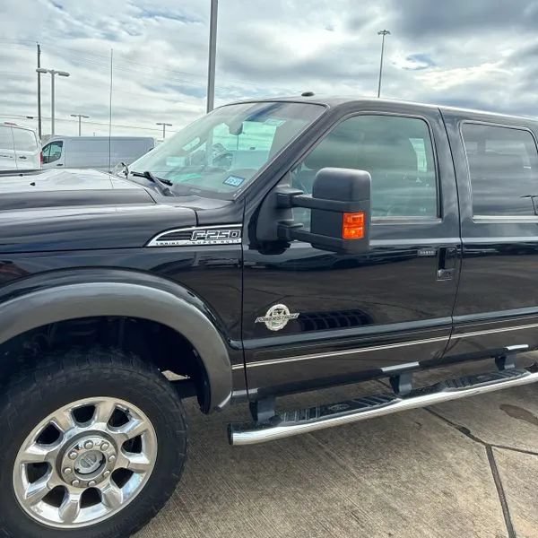 Used 2016 Ford F250 Lariat w/ Lariat Ultimate Package AWD/4WD image 2