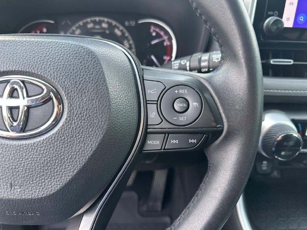 Used 2024 Toyota RAV4 XLE Premium FWD image 10