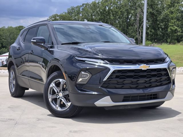 Used 2024 Chevrolet Blazer LT FWD image 1