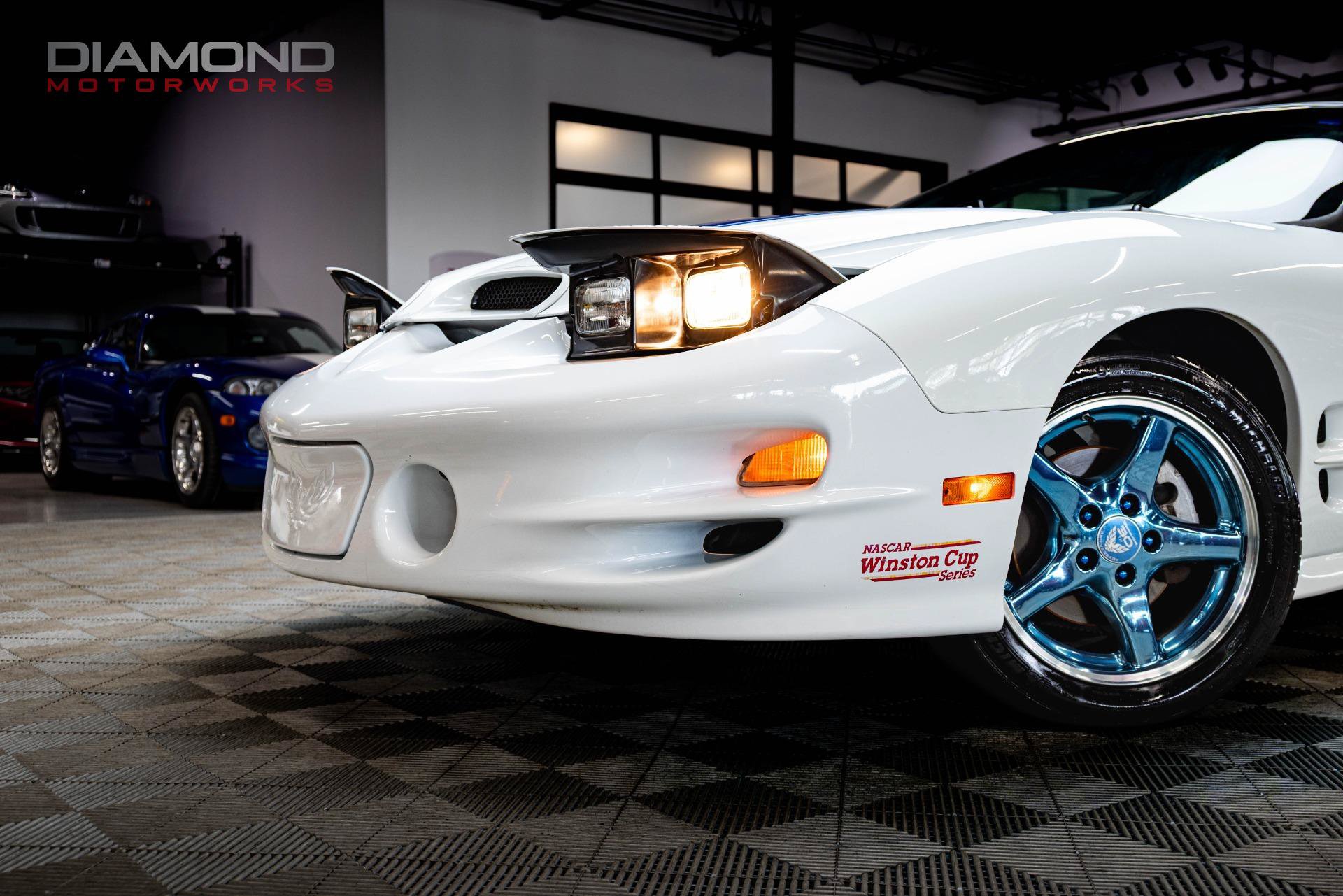 Used 1999 Pontiac Firebird Formula RWD image 9