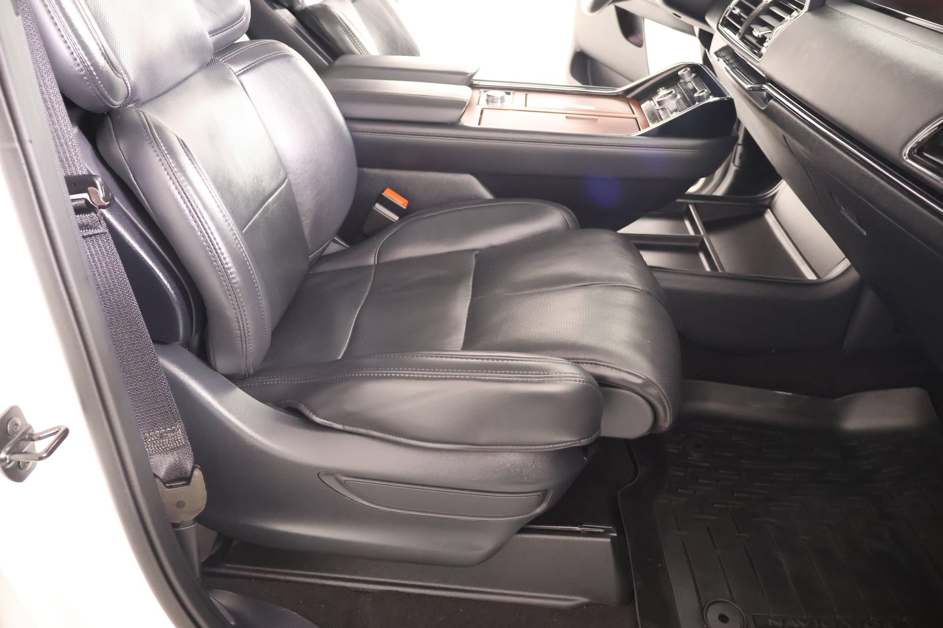 Used 2023 Lincoln Navigator L Reserve AWD/4WD image 14
