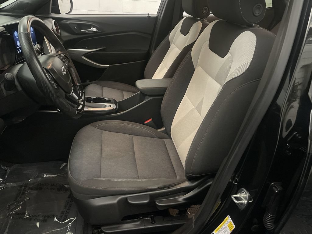 Used 2024 Chevrolet Trax RS w/ Driver Confidence Package FWD image 12
