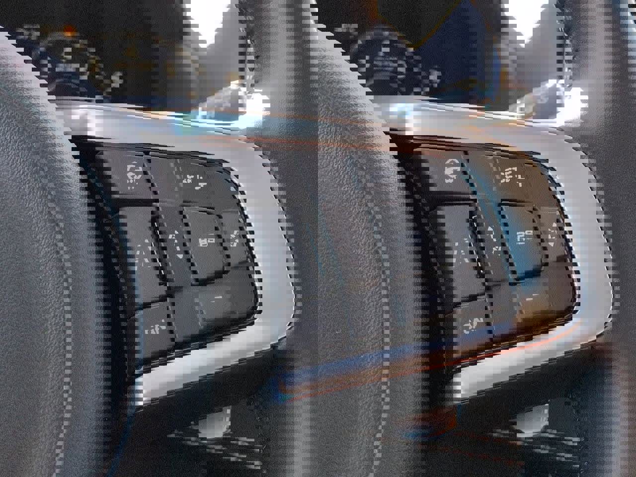 Used 2020 Jaguar F-PACE Checkered Flag image 26