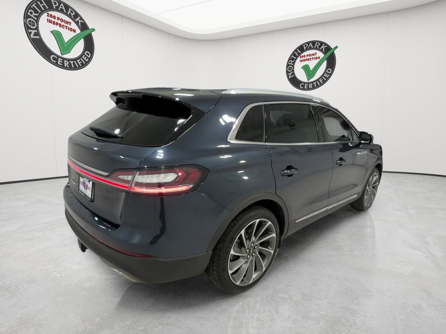 Used 2023 Lincoln Nautilus Reserve w/ Equipment Group 201A AWD/4WD image 5