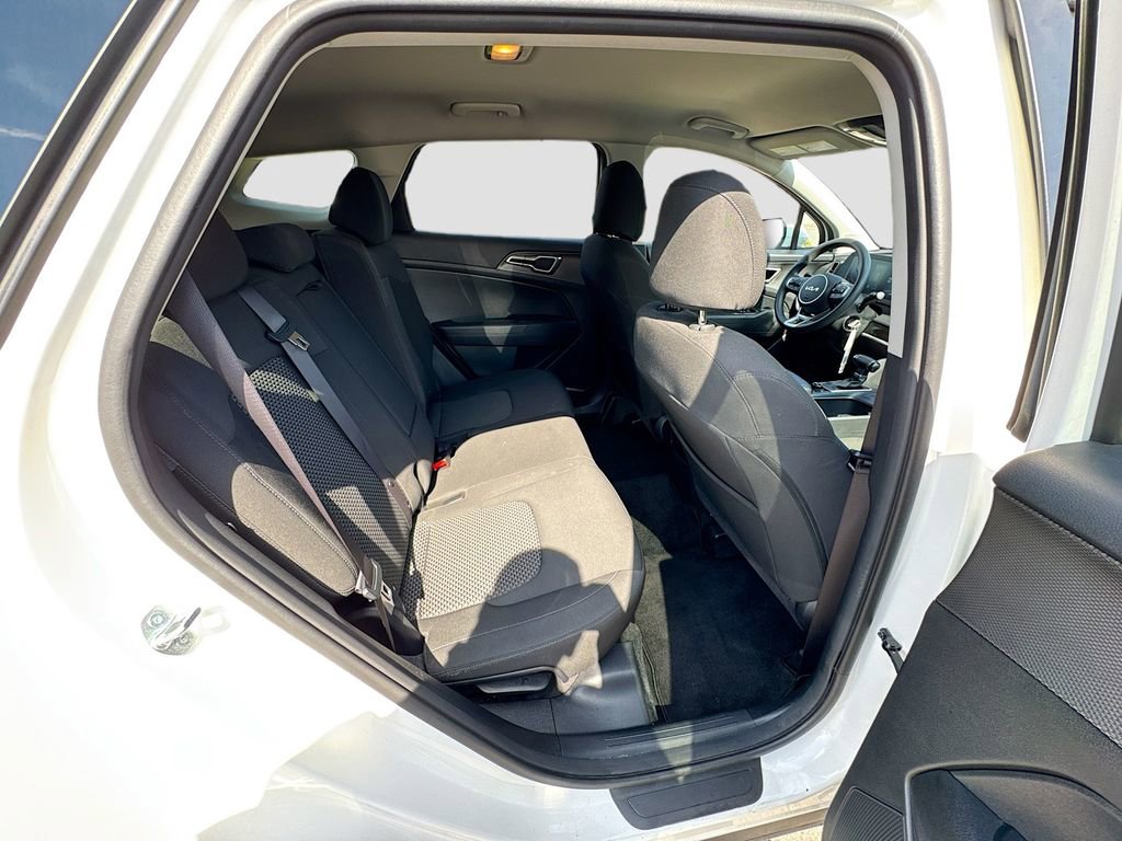 Used 2024 Kia Sportage LX image 25