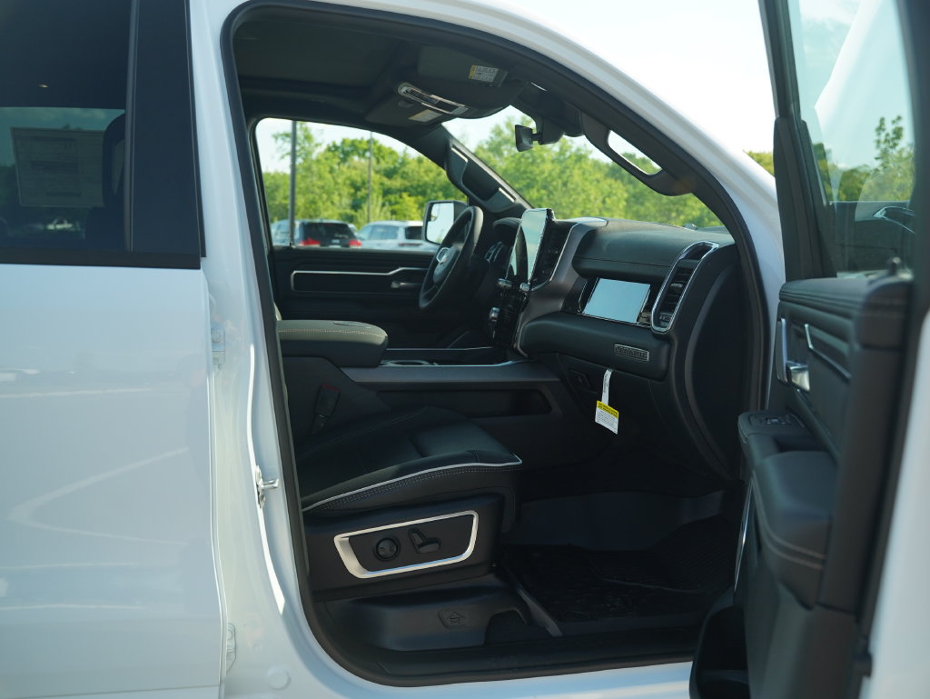 New 2026 RAM 1500 Laramie w/ Night Edition AWD/4WD image 18