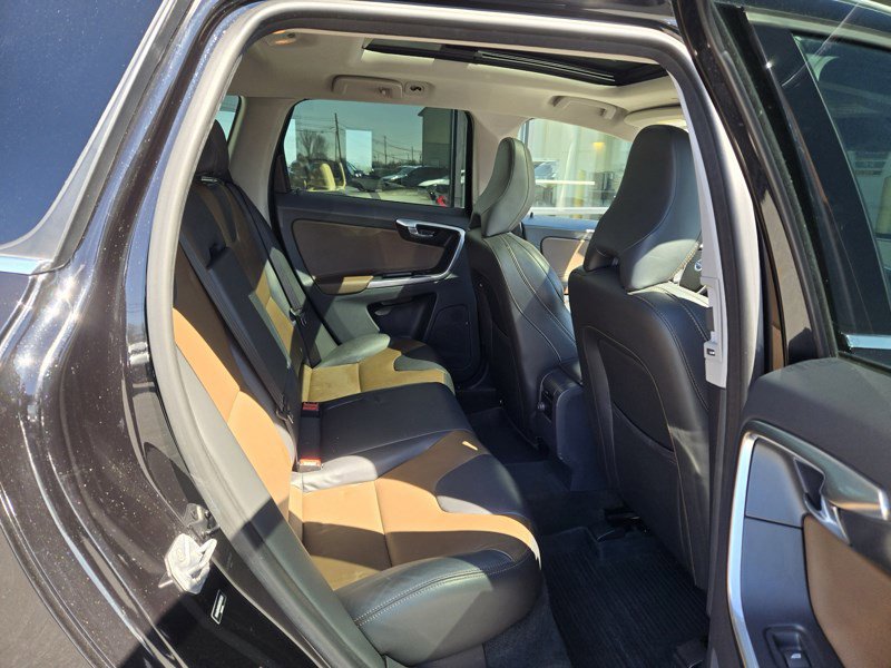 Used 2017 Volvo XC60 T6 Dynamic w/ Preferred Option Package image 14