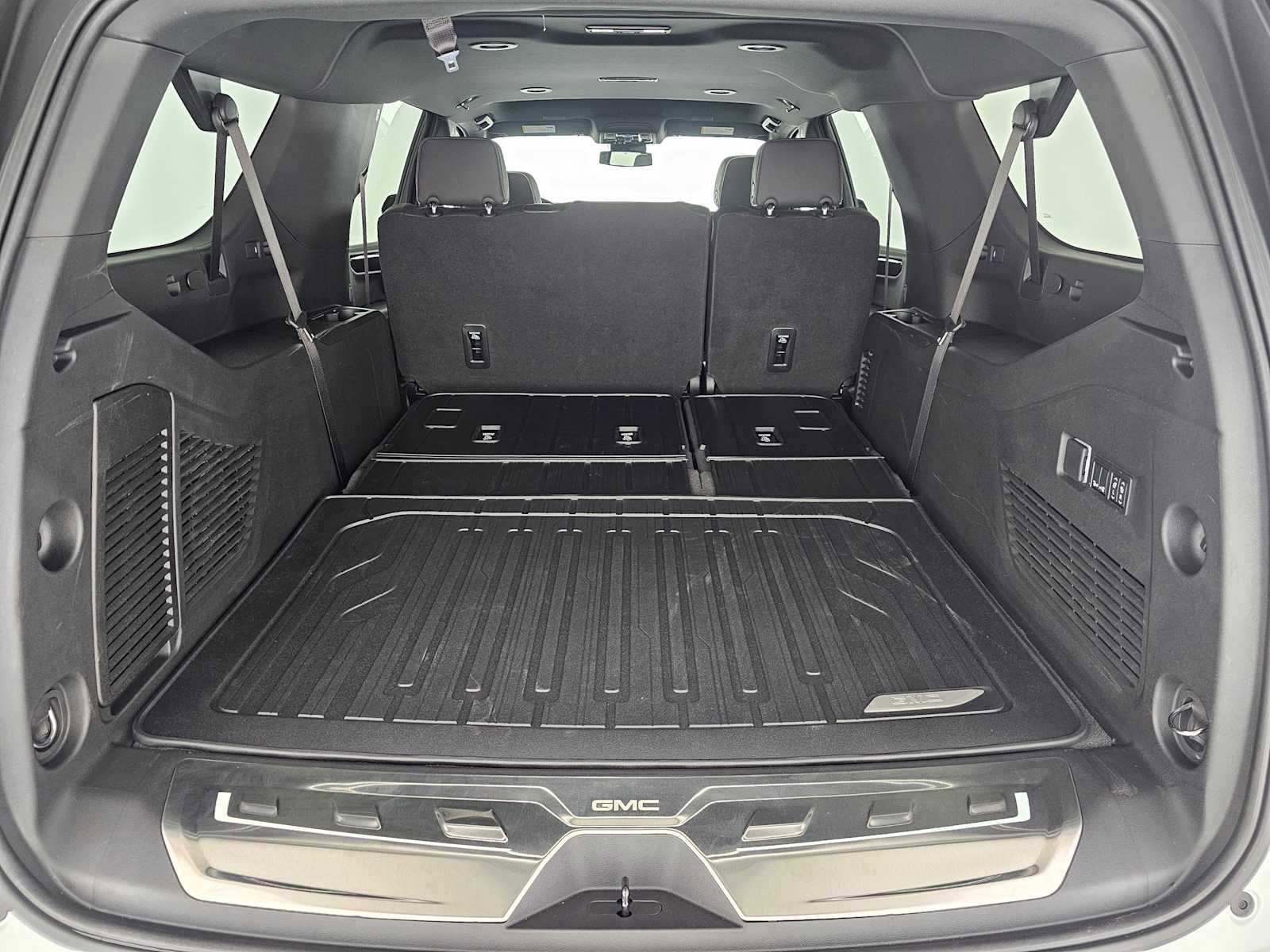 New 2026 GMC Yukon XL Elevation image 17