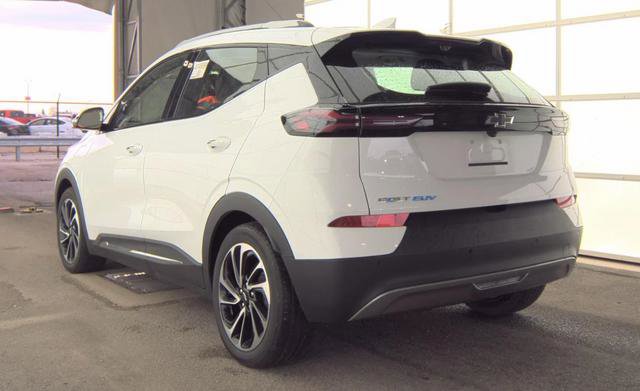 Used 2023 Chevrolet Bolt EUV Premier w/ Sun & Sound Package FWD image 4