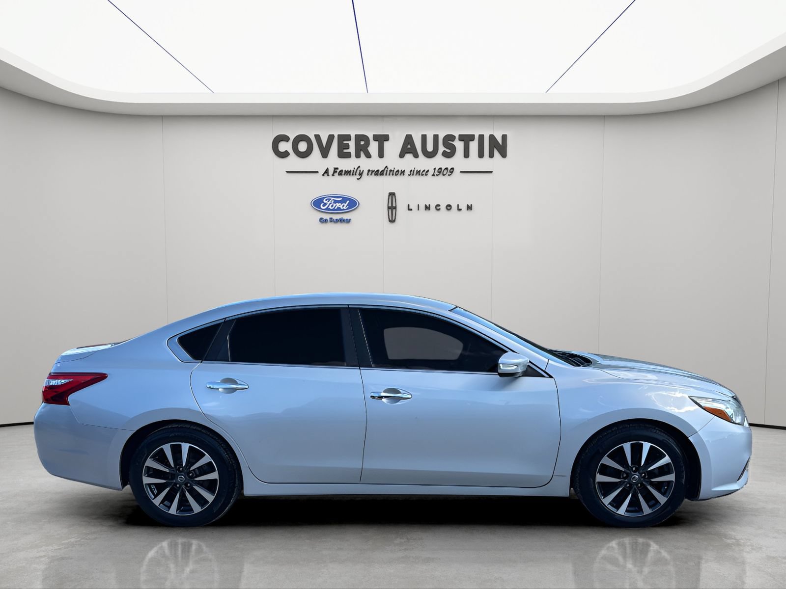Used 2017 Nissan Altima 2.5 SL FWD image 4
