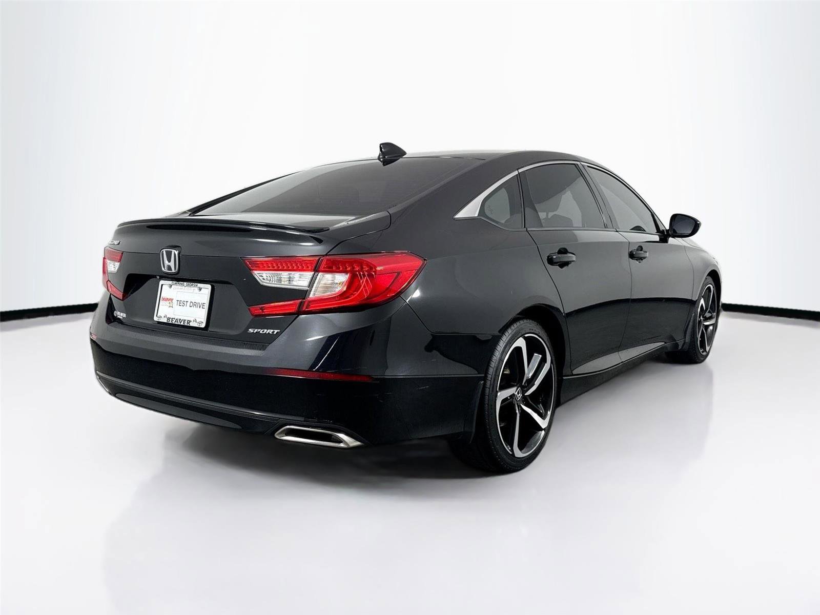 Used 2018 Honda Accord Sport image 2