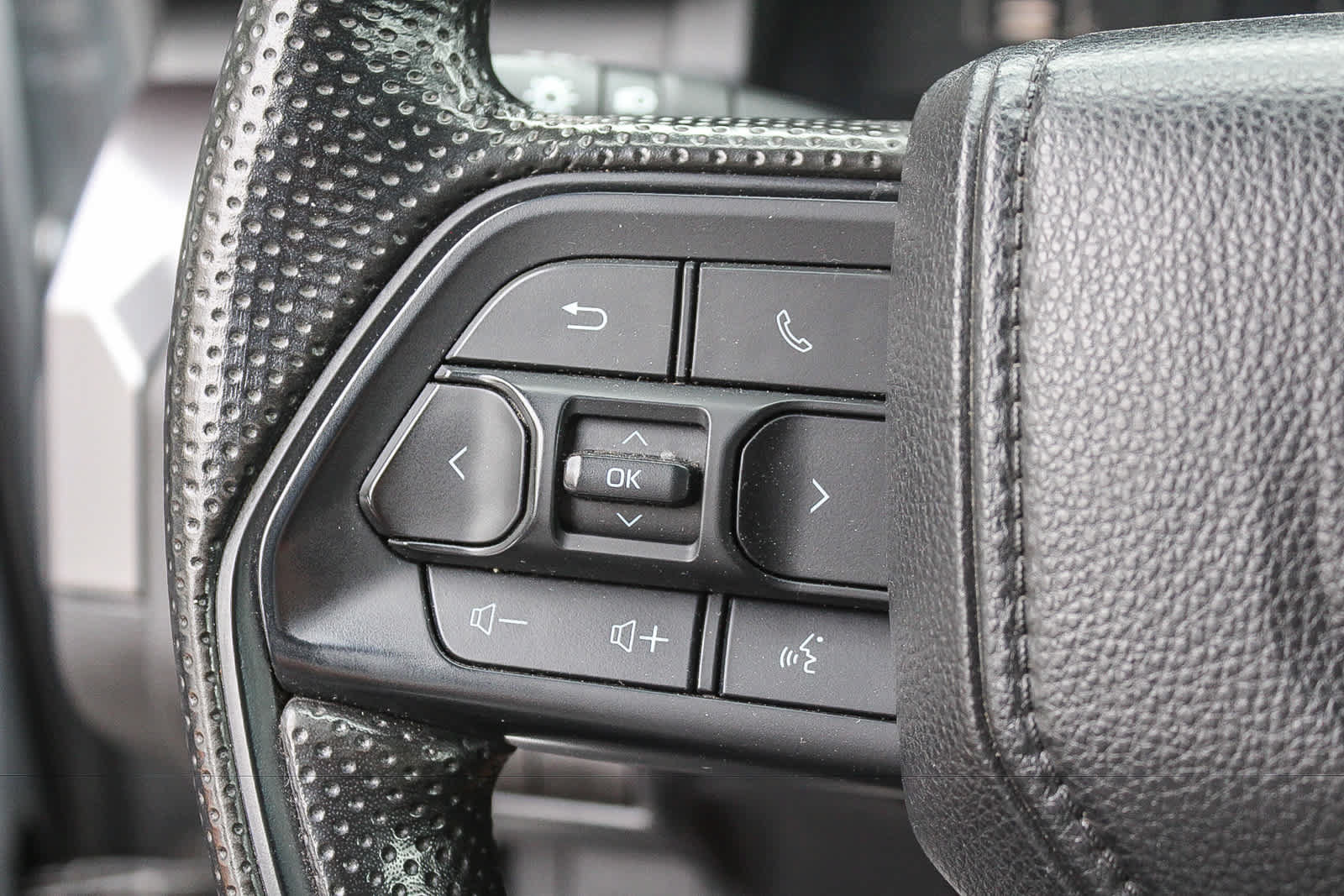 Used 2024 Toyota Tacoma SR5 AWD/4WD image 22