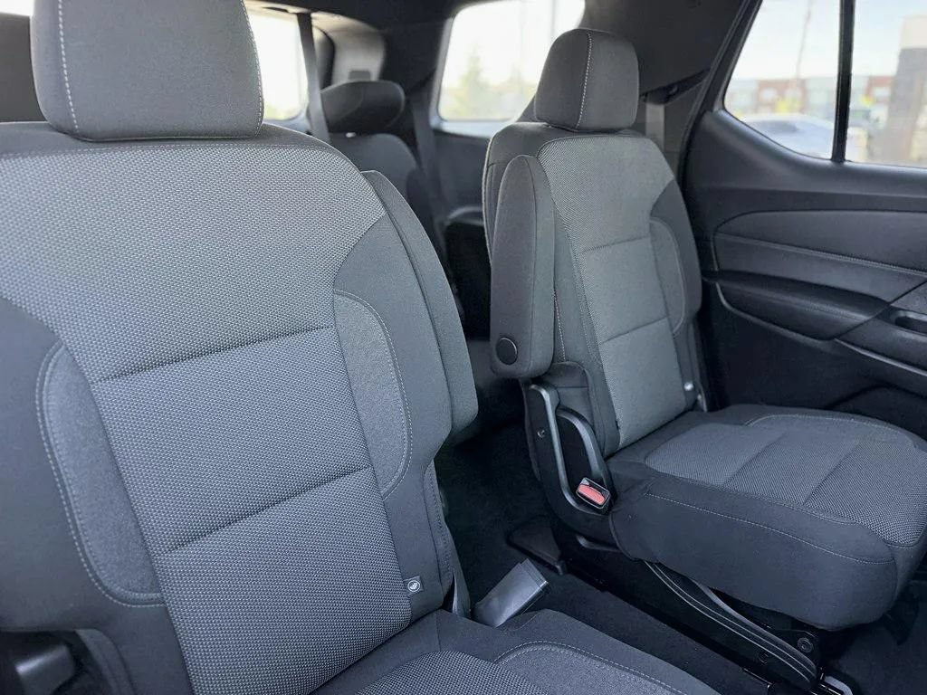 Used 2022 Chevrolet Traverse LT AWD/4WD image 18