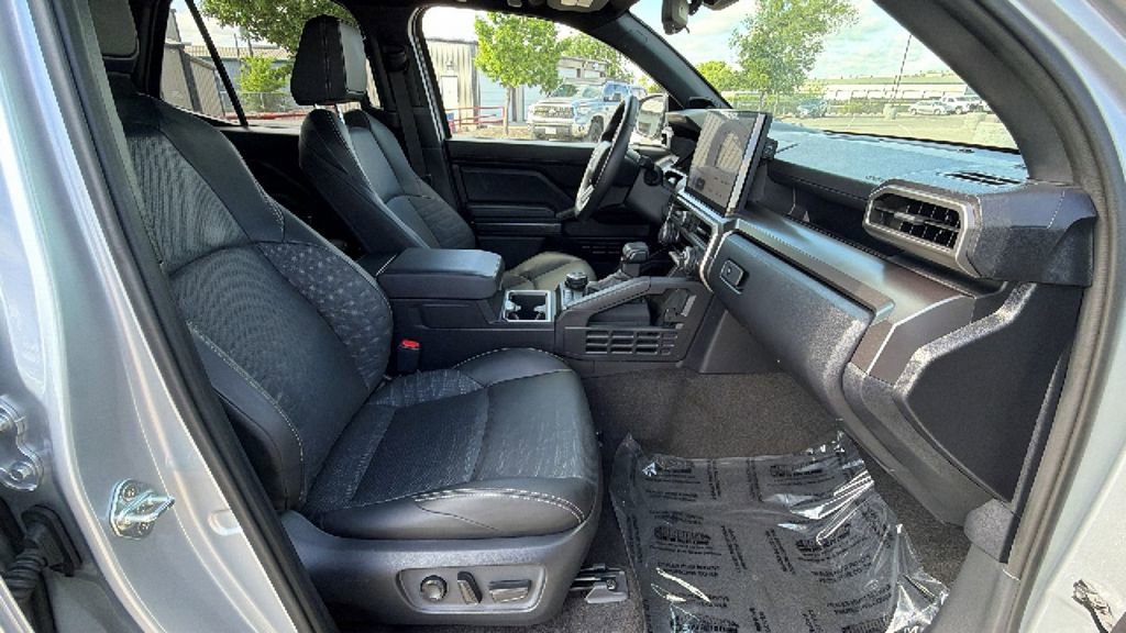 Certified 2025 Toyota 4Runner TRD Off-Road Premium w/ Tow Technology Package image 39