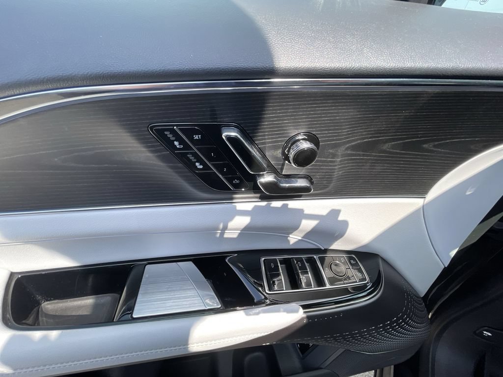 Certified 2024 Cadillac Lyriq Luxury RWD image 23